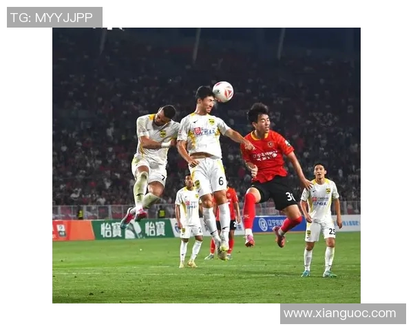 广州足球队在最新足球状态排行榜中荣登第六名展现强劲实力与潜力