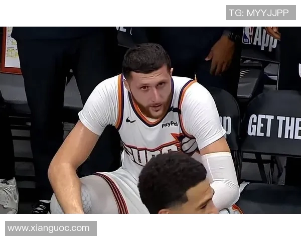 太阳队与独行侠的激烈对决谁能在季后赛中笑到最后揭秘精彩瞬间与战术较量